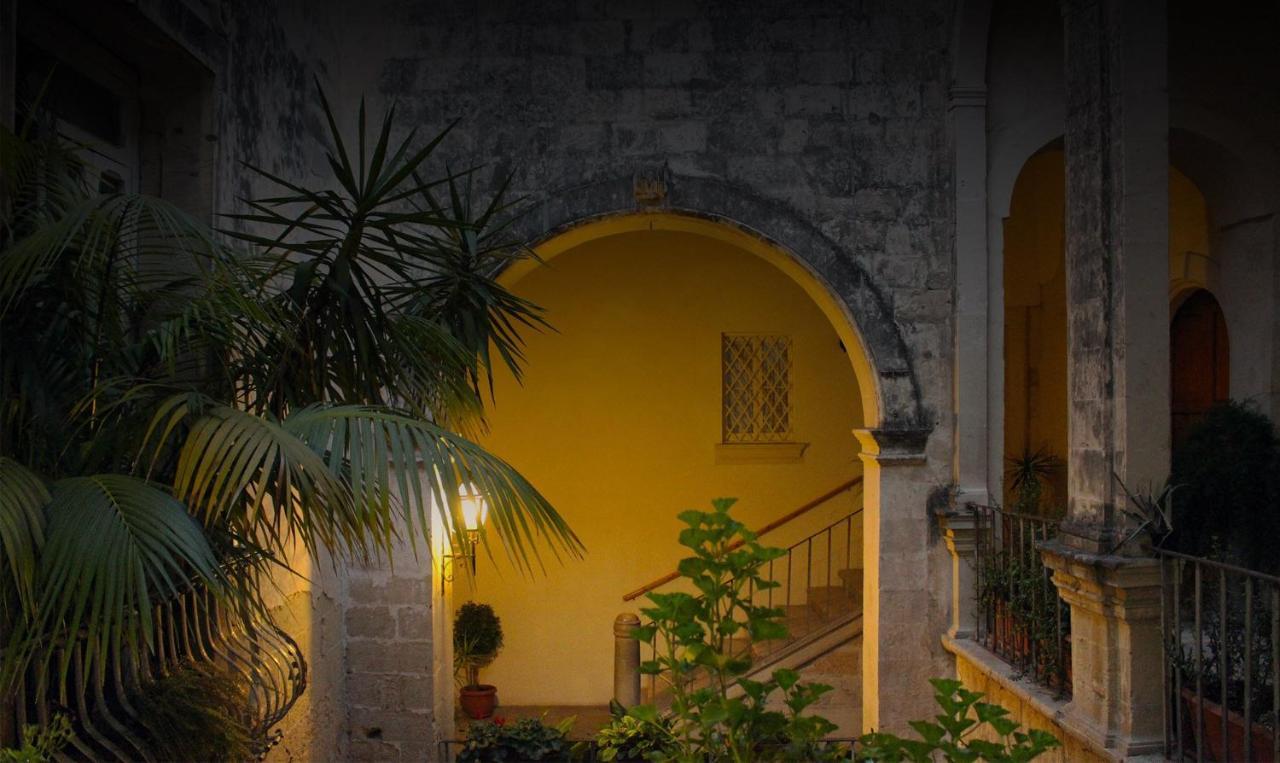 Palazzo Sambiasi Bed & Breakfast